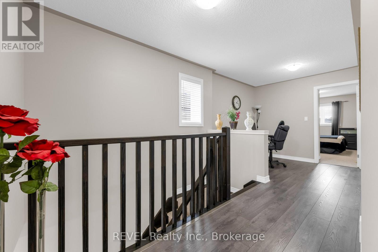 102 Cittadella Boulevard, Hamilton, ON - Indoor Photo Showing Other Room