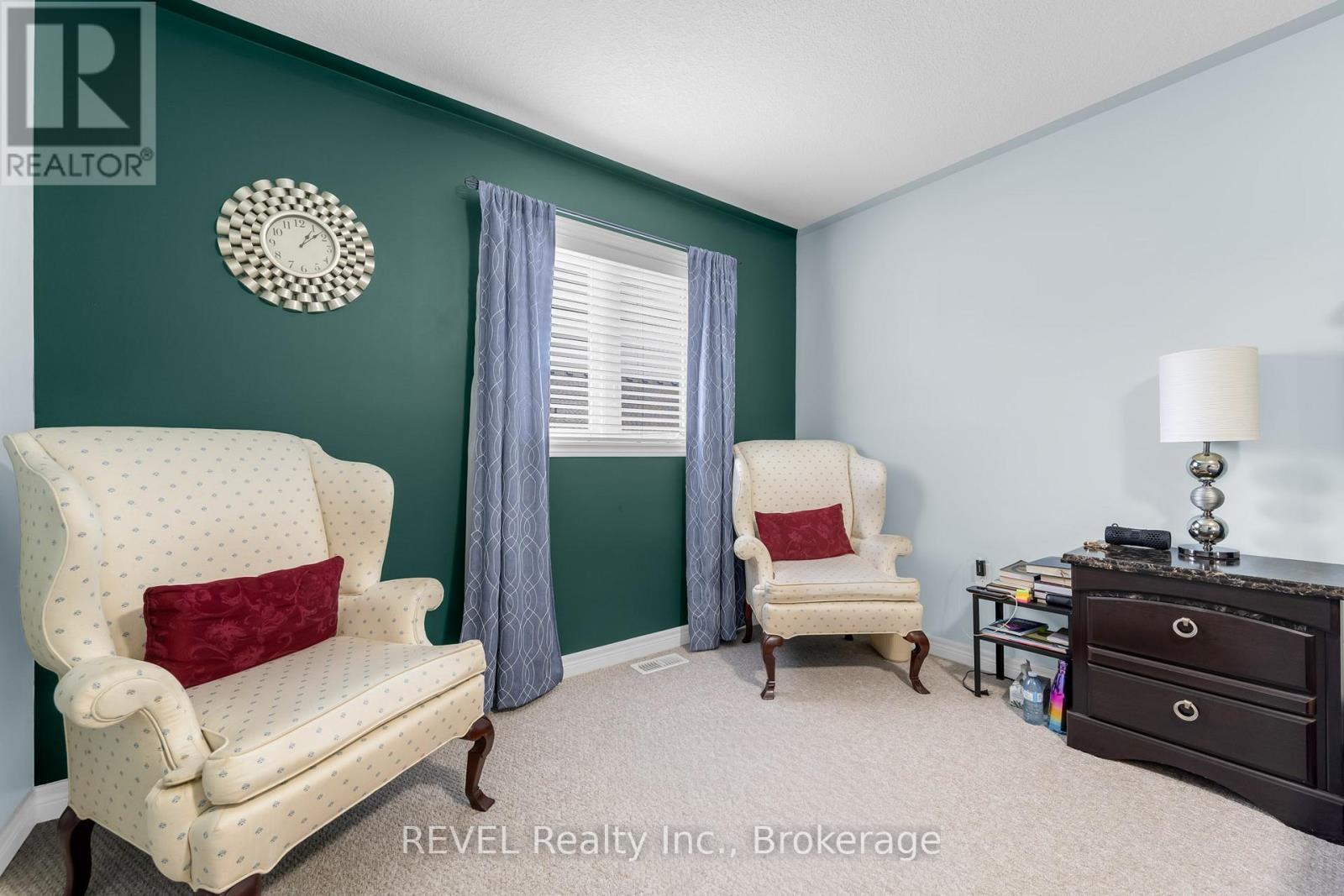 102 Cittadella Boulevard, Hamilton, ON - Indoor Photo Showing Bedroom
