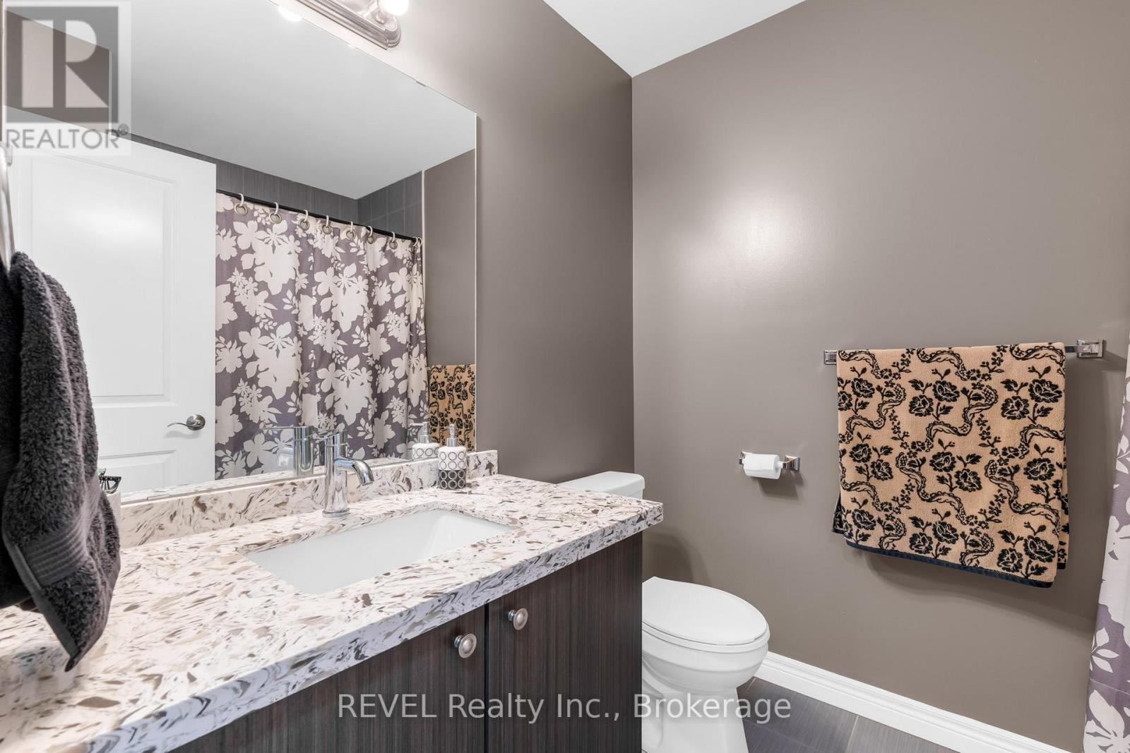 102 Cittadella Boulevard, Hamilton, ON - Indoor Photo Showing Bathroom