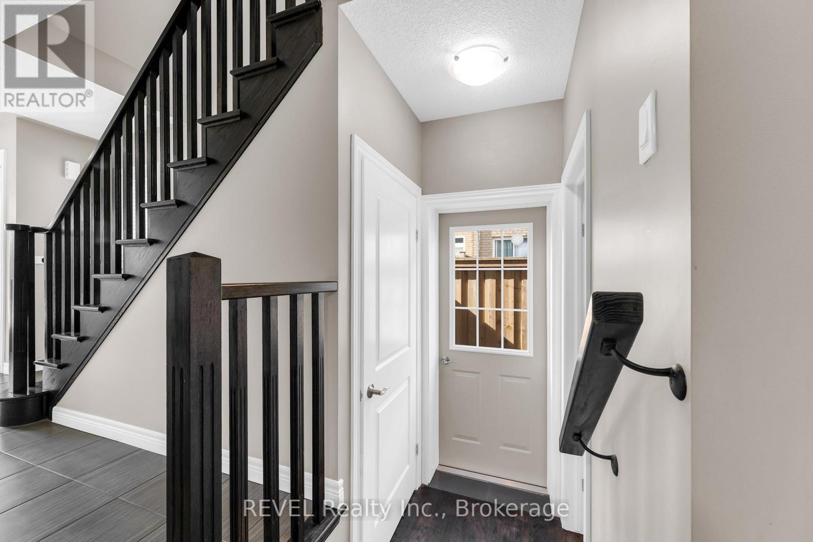 102 Cittadella Boulevard, Hamilton, ON - Indoor Photo Showing Other Room