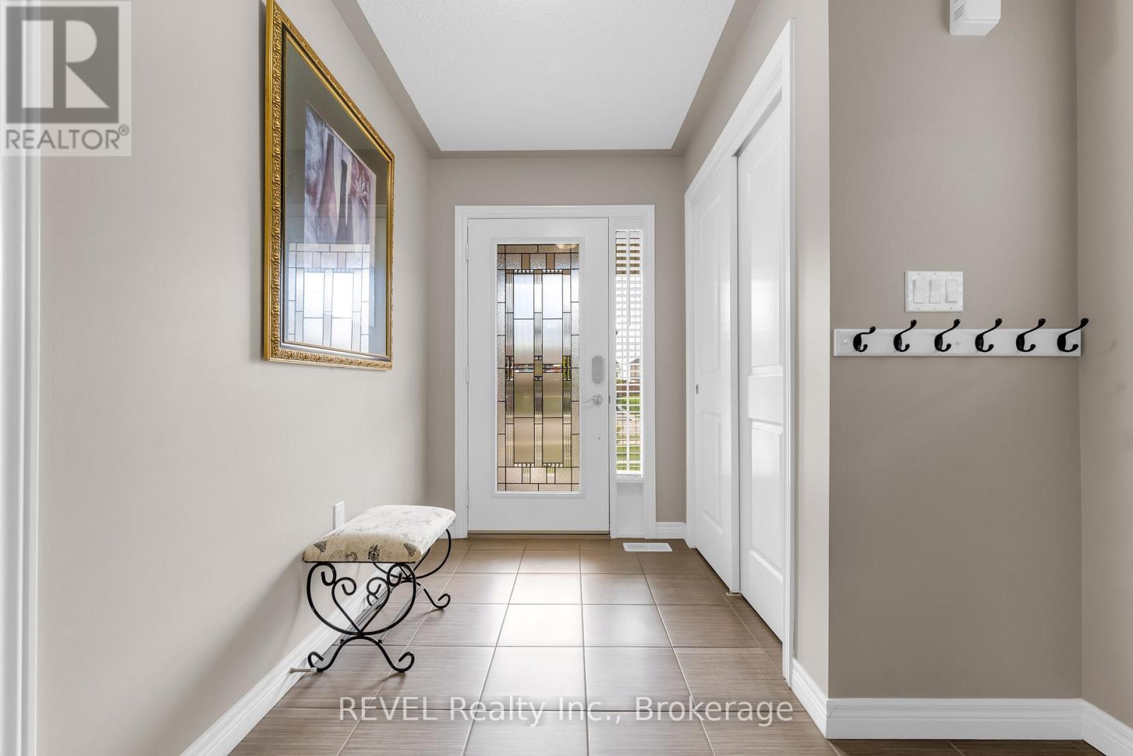 102 Cittadella Boulevard, Hamilton, ON - Indoor Photo Showing Other Room