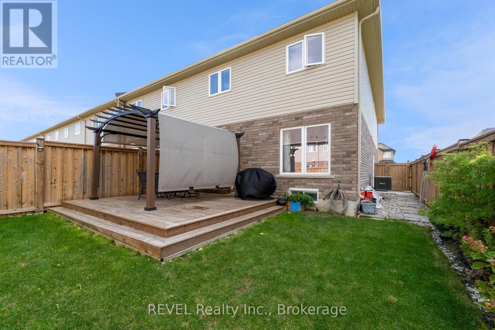 102 Cittadella Boulevard, Hamilton, ON - Outdoor With Deck Patio Veranda With Exterior
