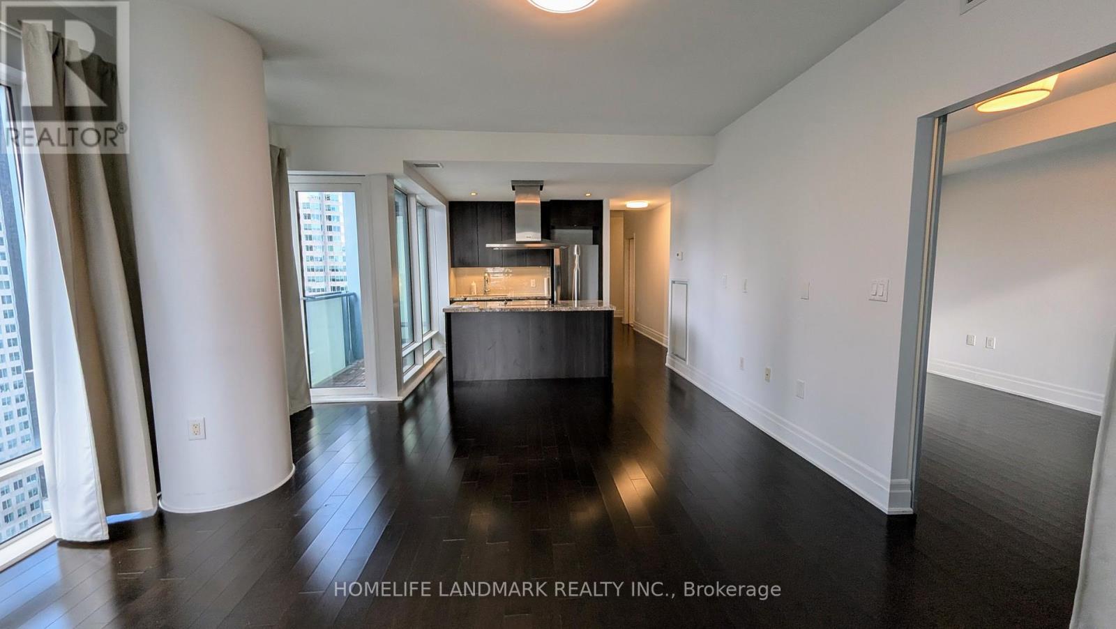 3902 - 8 The Esplanade, Toronto, ON - Indoor Photo Showing Kitchen