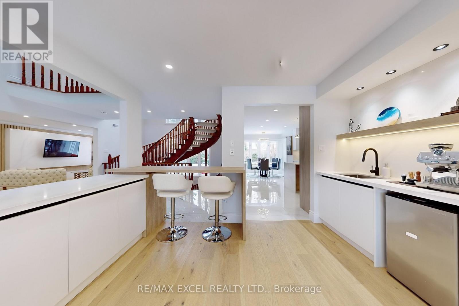 12 Moses Crescent, Markham, ON - Indoor Photo Showing Kitchen With Upgraded Kitchen