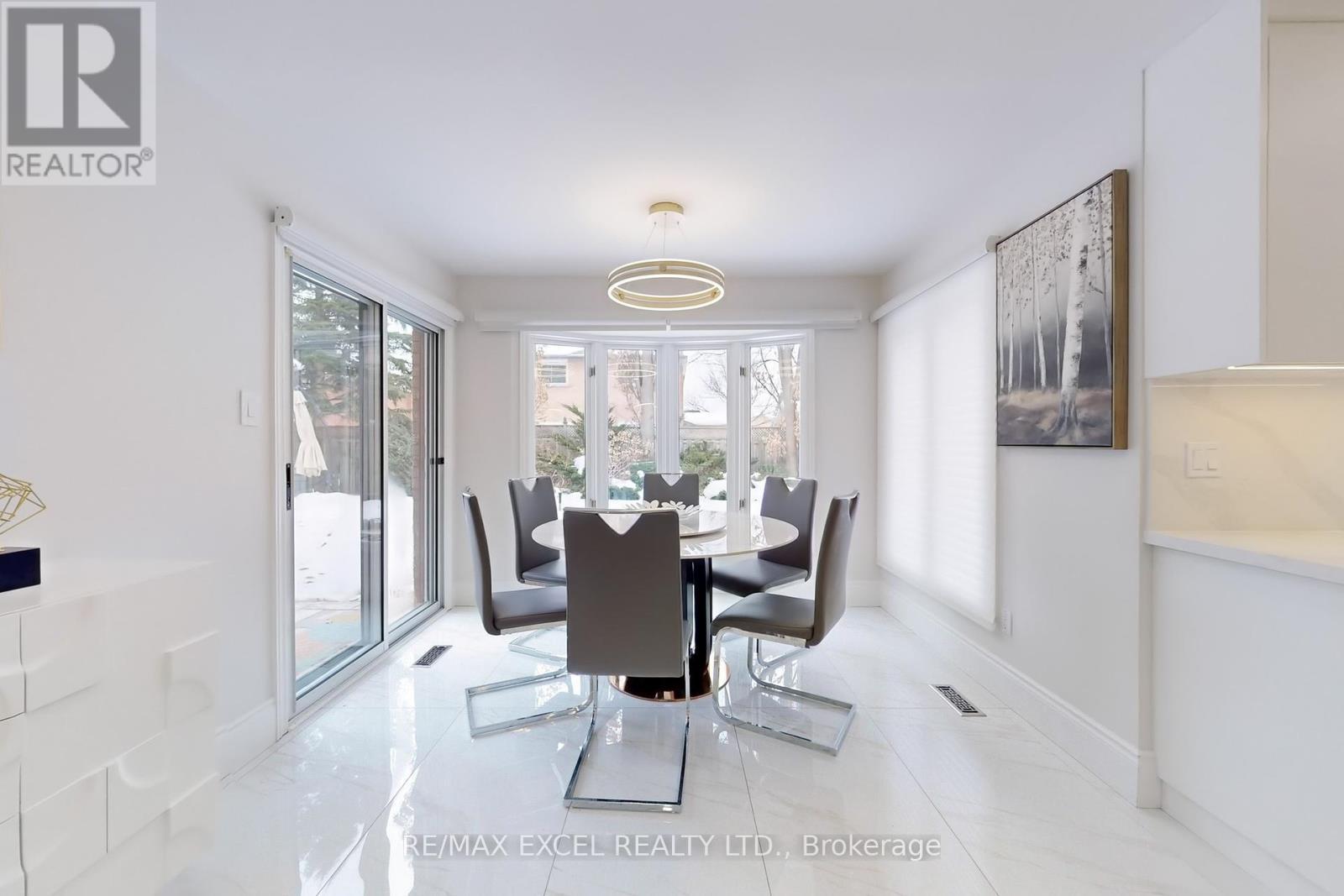 12 Moses Crescent, Markham, ON - Indoor Photo Showing Dining Room
