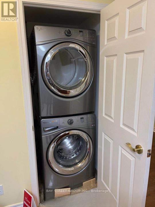 515 - 51 Lower Simcoe Street, Toronto, ON - Indoor Photo Showing Laundry Room