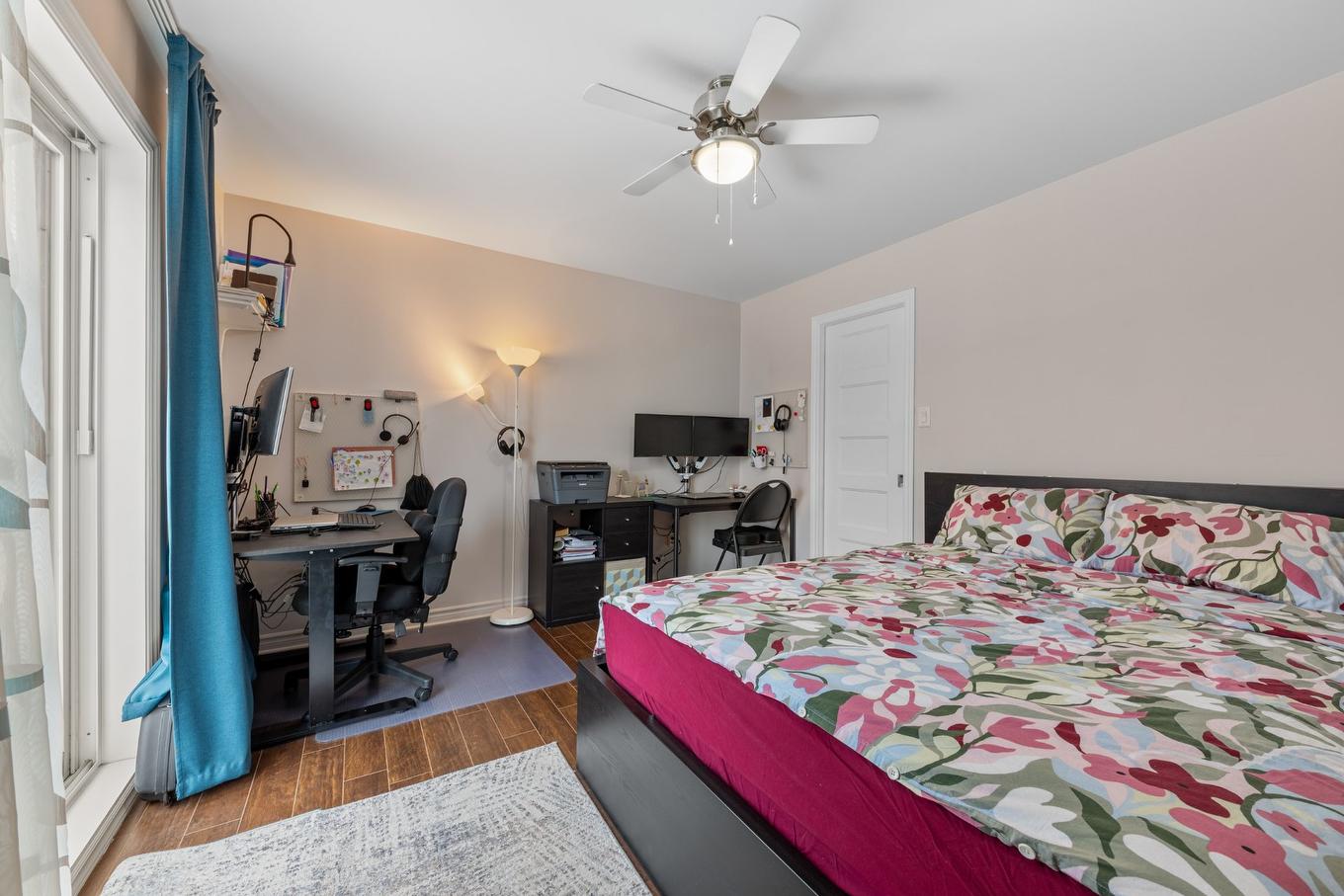Primary bedroom - 12-4178 Mtée St-Hubert, Longueuil (Saint-Hubert), QC - Indoor Photo Showing Bedroom