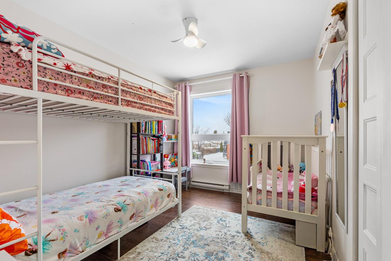 Bedroom - 12-4178 Mtée St-Hubert, Longueuil (Saint-Hubert), QC - Indoor Photo Showing Bedroom