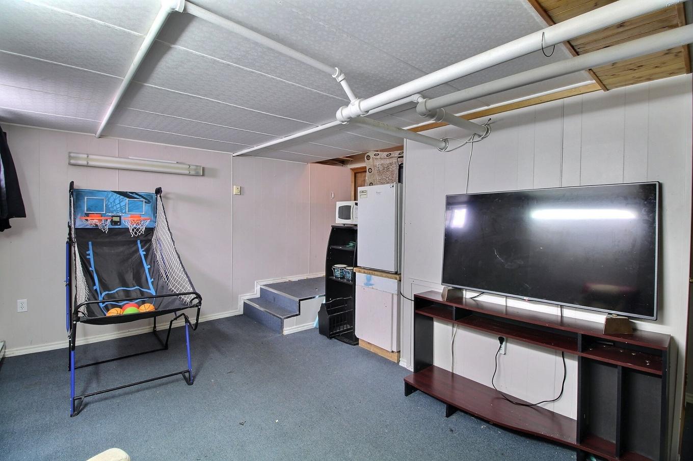 Salle familiale - 198 Rue Fisher, Val-D'Or, QC - Indoor