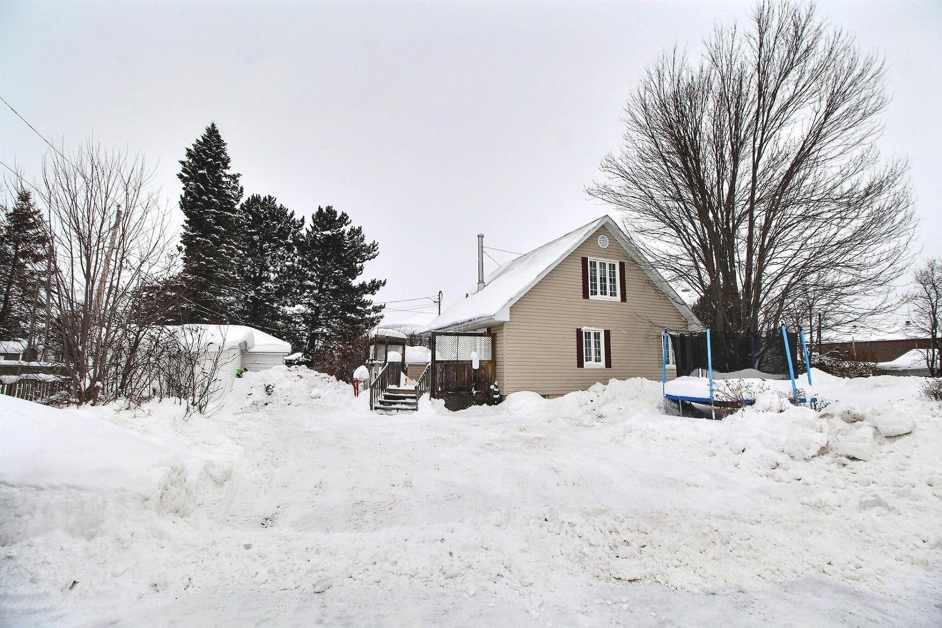 Face arrière - 198 Rue Fisher, Val-D'Or, QC - Outdoor