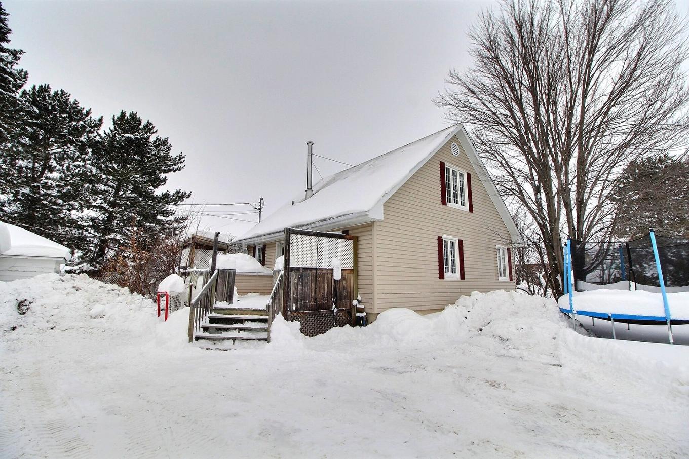 Face arrière - 198 Rue Fisher, Val-D'Or, QC - Outdoor