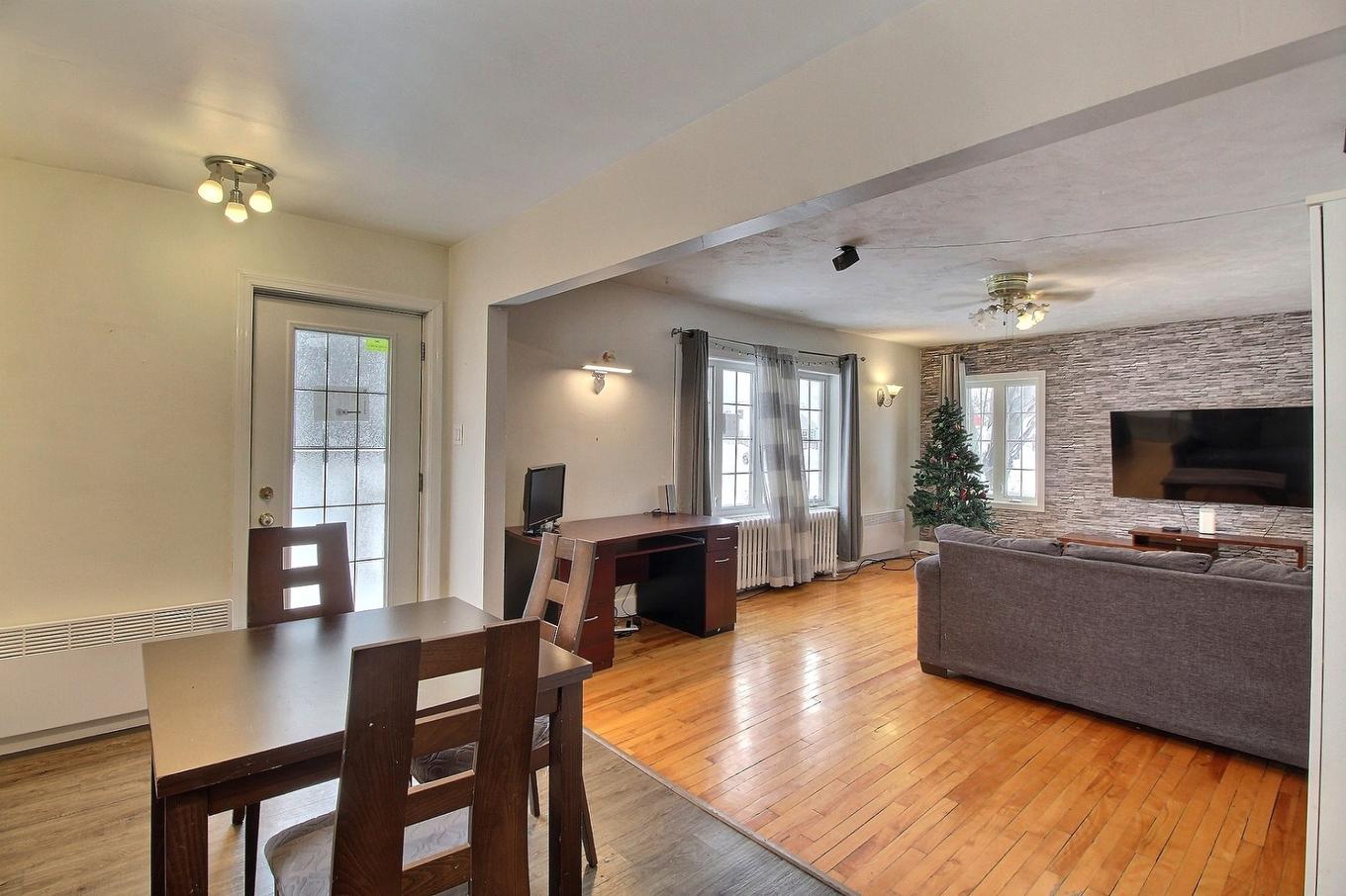 Vue d'ensemble - 198 Rue Fisher, Val-D'Or, QC - Indoor With Fireplace