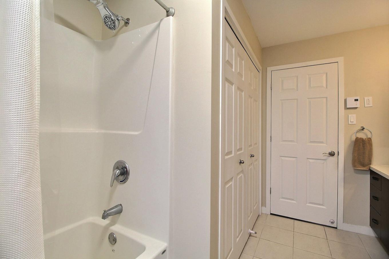 Salle de bains - 157 Rue Gauthier, Val-D'Or, QC - Indoor Photo Showing Bathroom