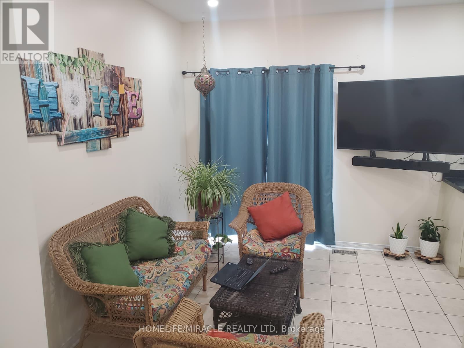 Main - 17 Portrush Trail, Brampton, ON - Indoor