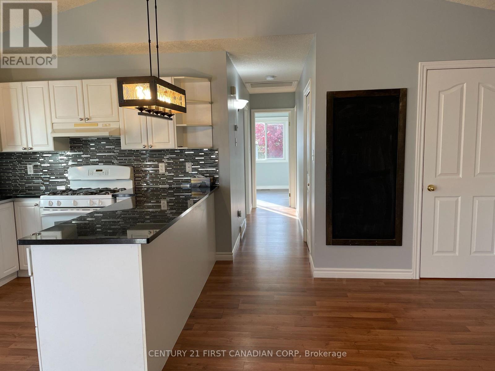 57 St Julien Street, London East (East M), ON - Indoor Photo Showing Kitchen