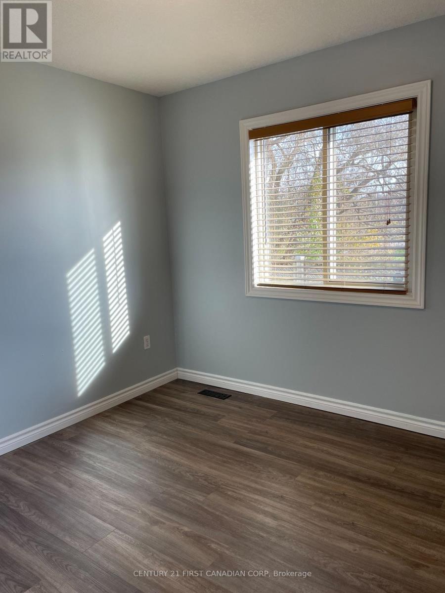 57 St Julien Street, London East (East M), ON - Indoor Photo Showing Other Room