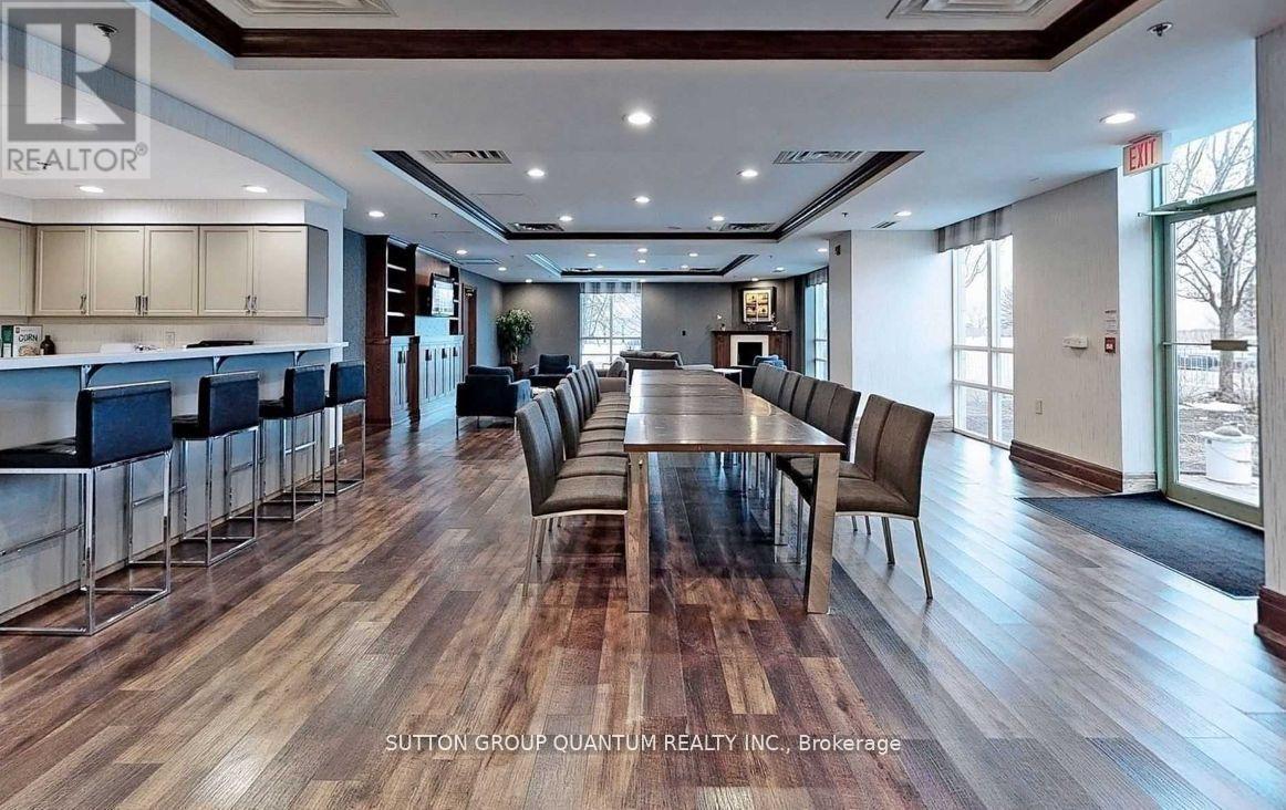 Ph5 - 11 Oneida Crescent E, Richmond Hill, ON - Indoor Photo Showing Dining Room