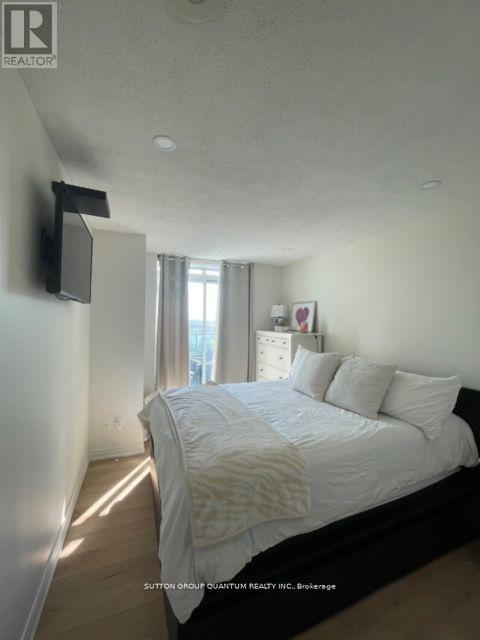 Ph5 - 11 Oneida Crescent E, Richmond Hill, ON - Indoor Photo Showing Bedroom