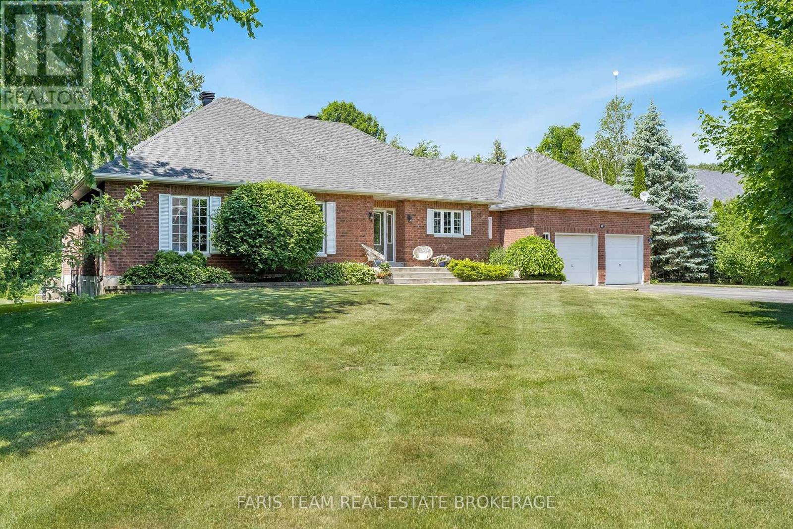 35 Parr Boulevard, Springwater, ON - Outdoor