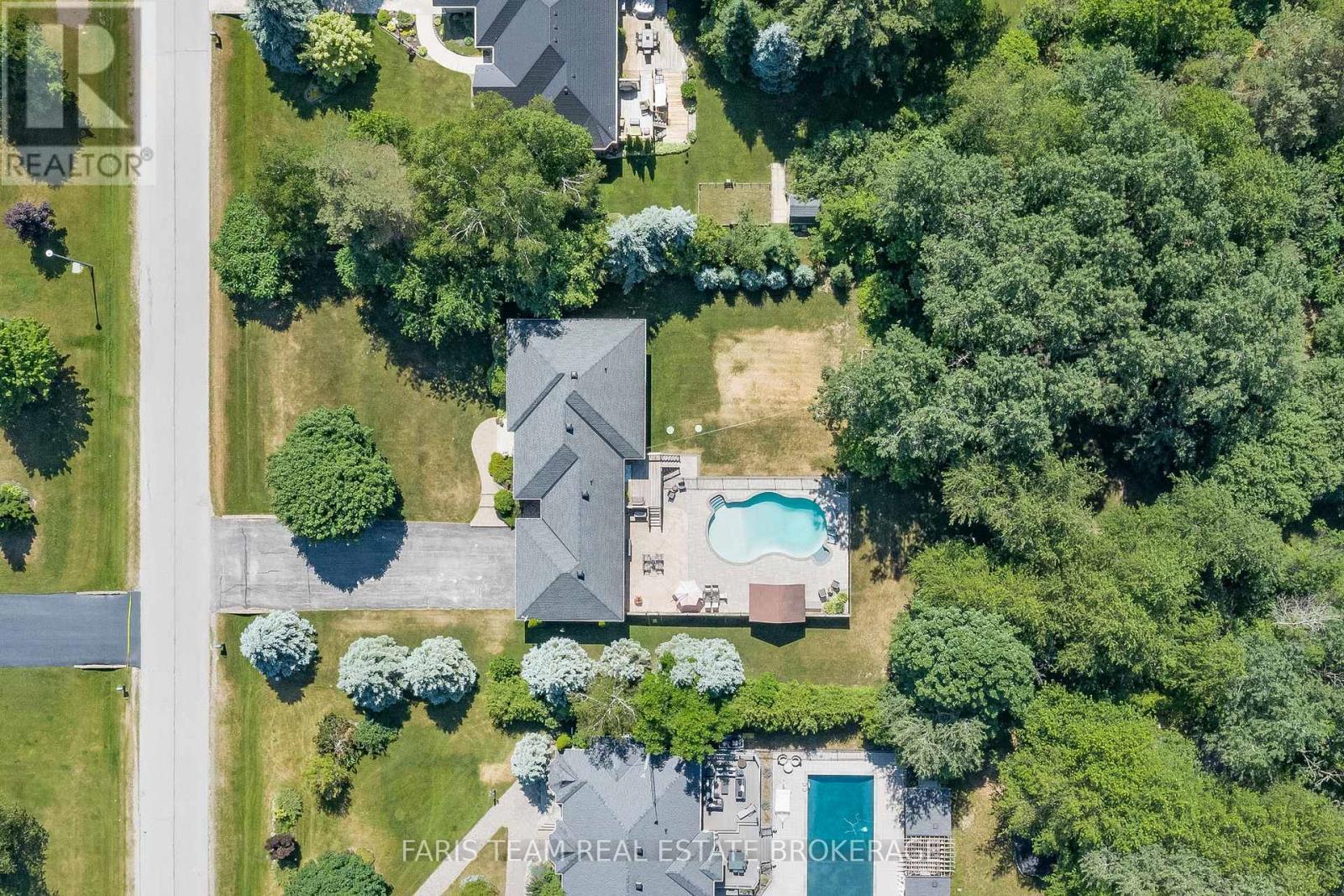35 Parr Boulevard, Springwater, ON - Outdoor With In Ground Pool With View