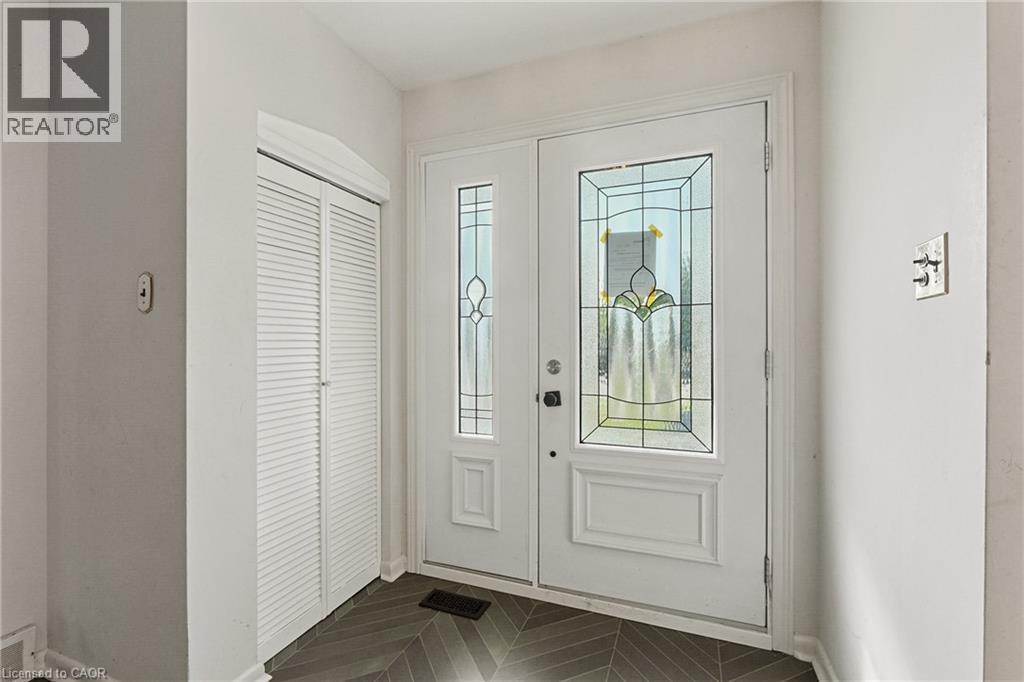 809 Smyth Road, Ottawa, ON - Indoor Photo Showing Other Room