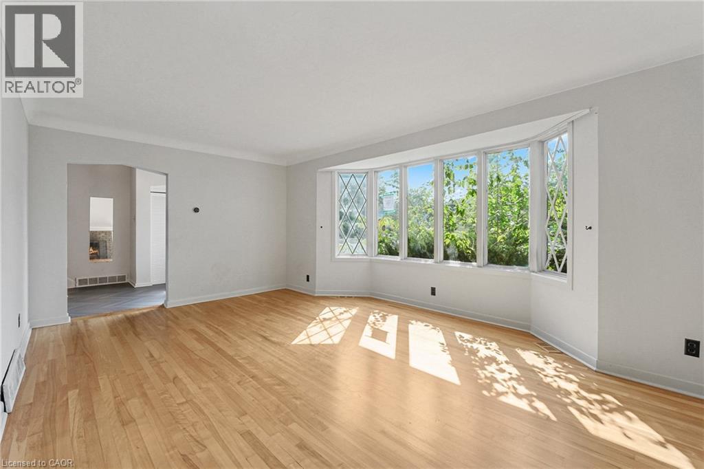 809 Smyth Road, Ottawa, ON - Indoor