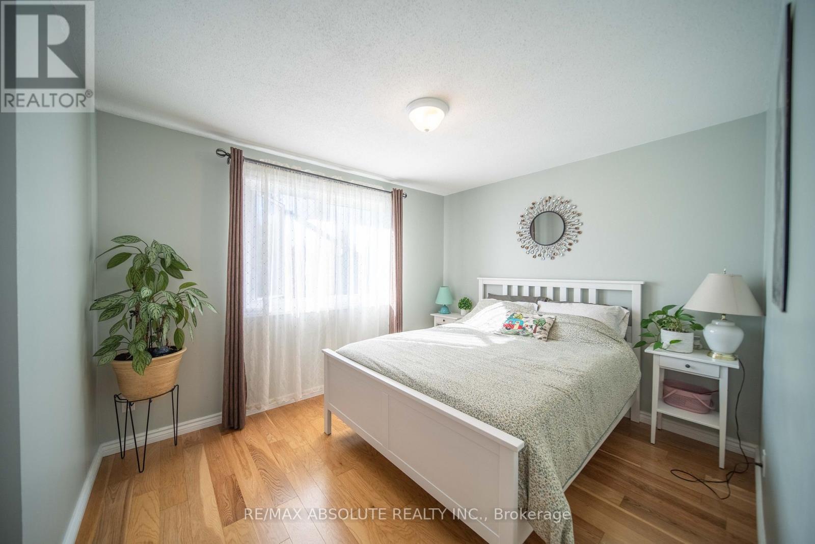 198 Hoylake Crescent, Ottawa, ON - Indoor Photo Showing Bedroom