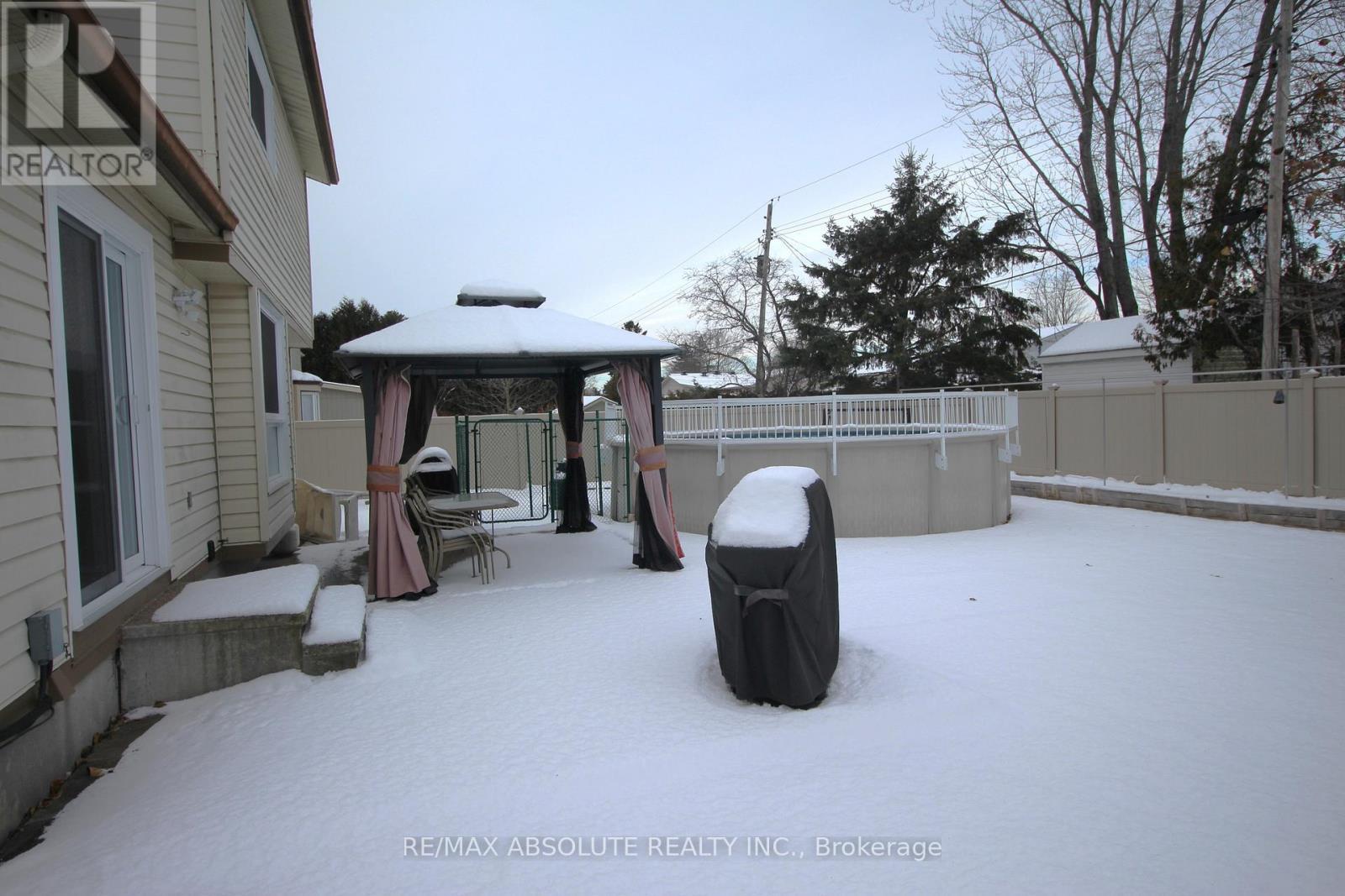 198 Hoylake Crescent, Ottawa, ON - Outdoor