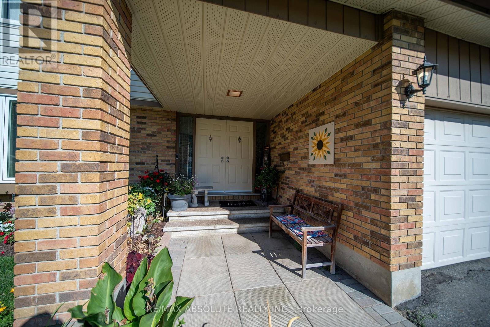 198 Hoylake Crescent, Ottawa, ON - Outdoor With Exterior