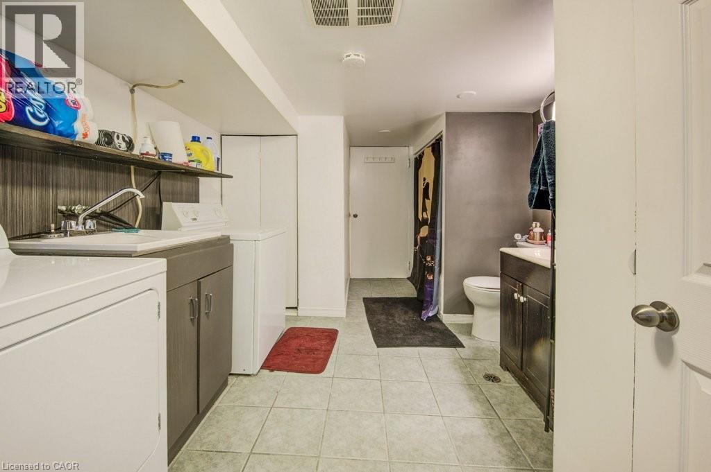 57 Glasgow Street, Kitchener, ON - Indoor Photo Showing Laundry Room