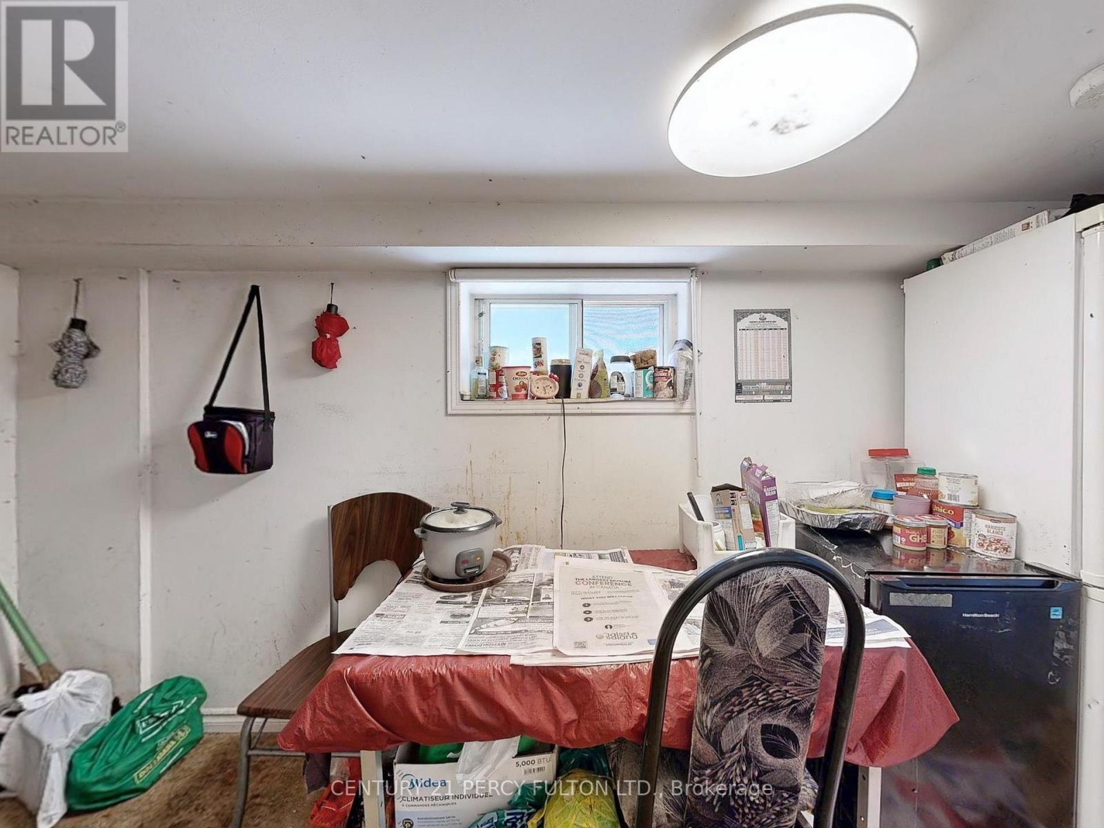 48 St Dunstan Drive, Toronto, ON - Indoor