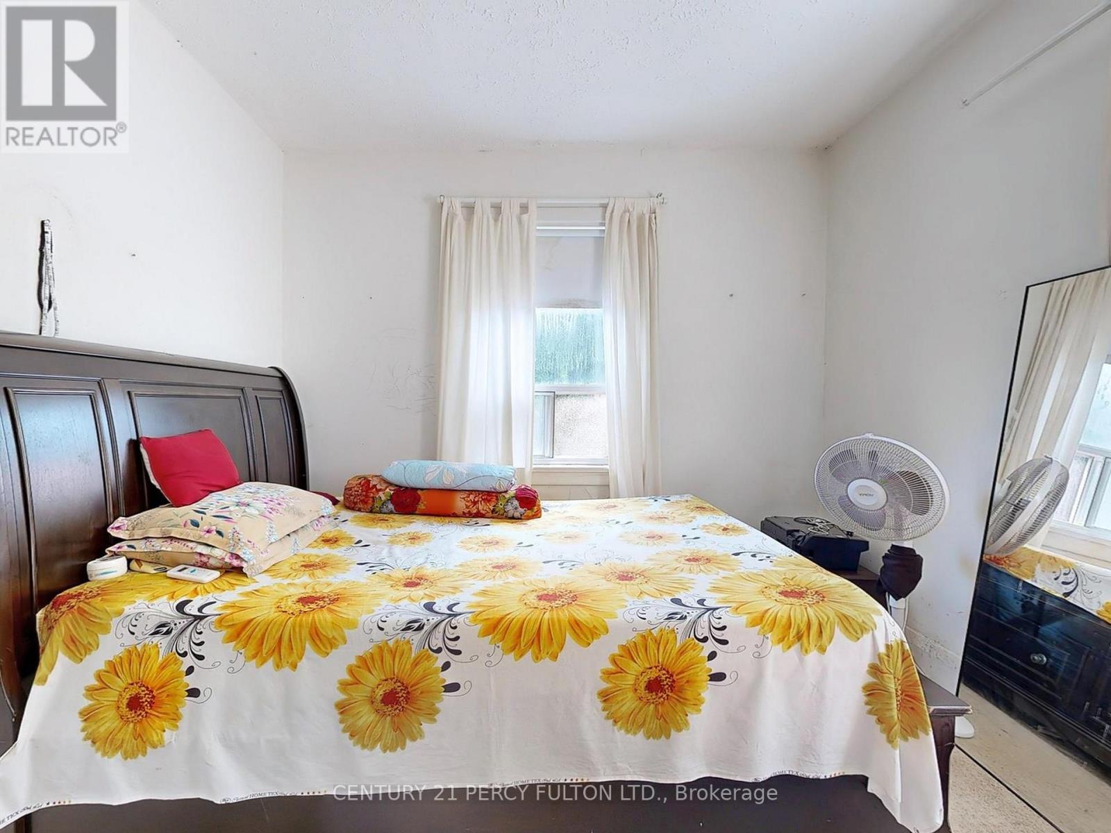 48 St Dunstan Drive, Toronto, ON - Indoor