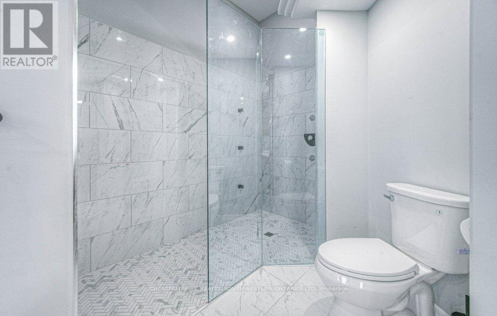 2930 Notre Dame Drive, Wilmot, ON - Indoor Photo Showing Bathroom