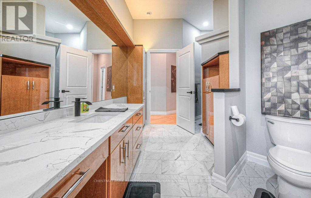 2930 Notre Dame Drive, Wilmot, ON - Indoor Photo Showing Bathroom