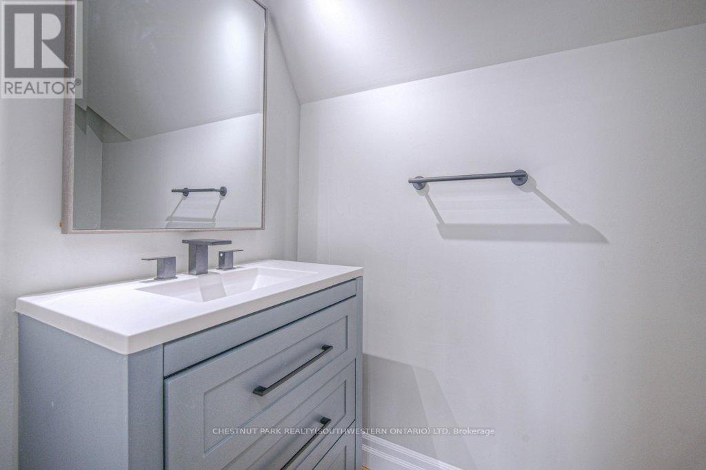 2930 Notre Dame Drive, Wilmot, ON - Indoor Photo Showing Bathroom
