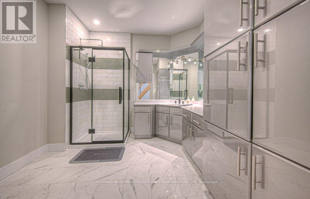 2930 Notre Dame Drive, Wilmot, ON - Indoor Photo Showing Bathroom