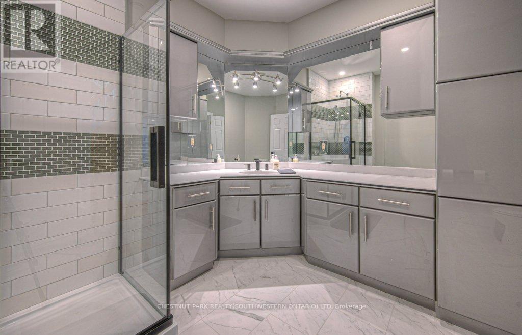 2930 Notre Dame Drive, Wilmot, ON - Indoor Photo Showing Bathroom