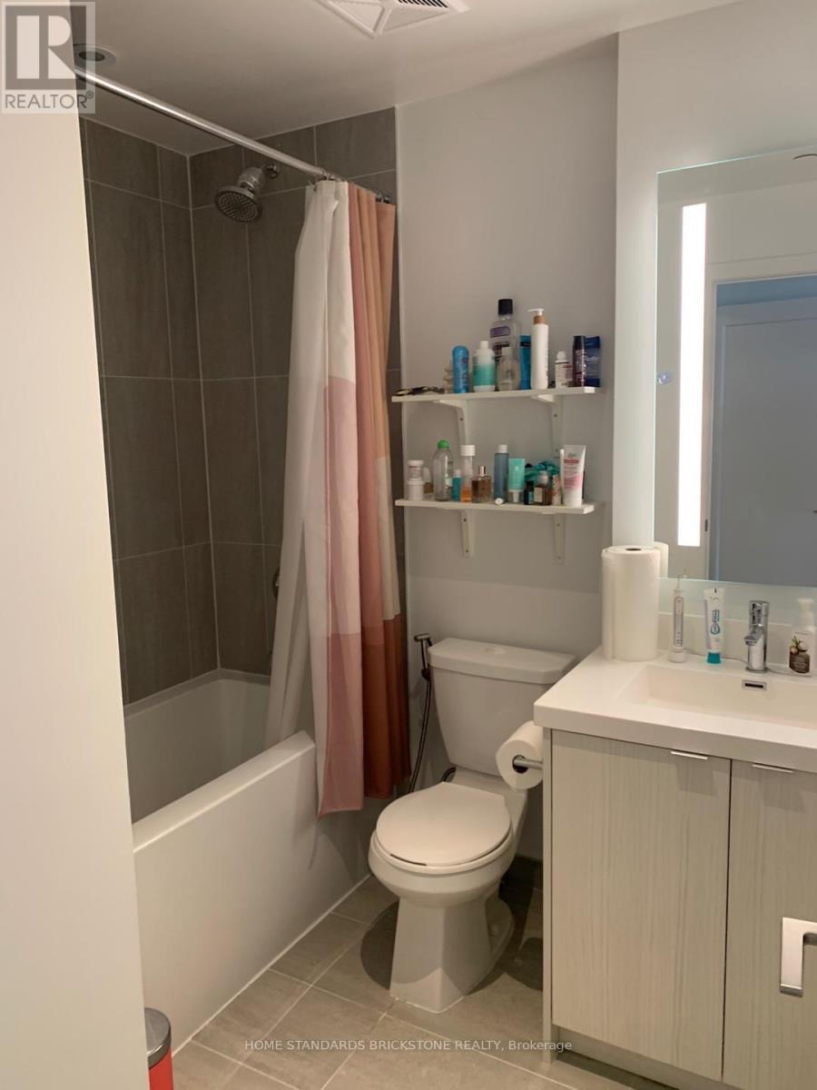 4035 - 5 Mabelle Avenue, Toronto, ON - Indoor Photo Showing Bathroom