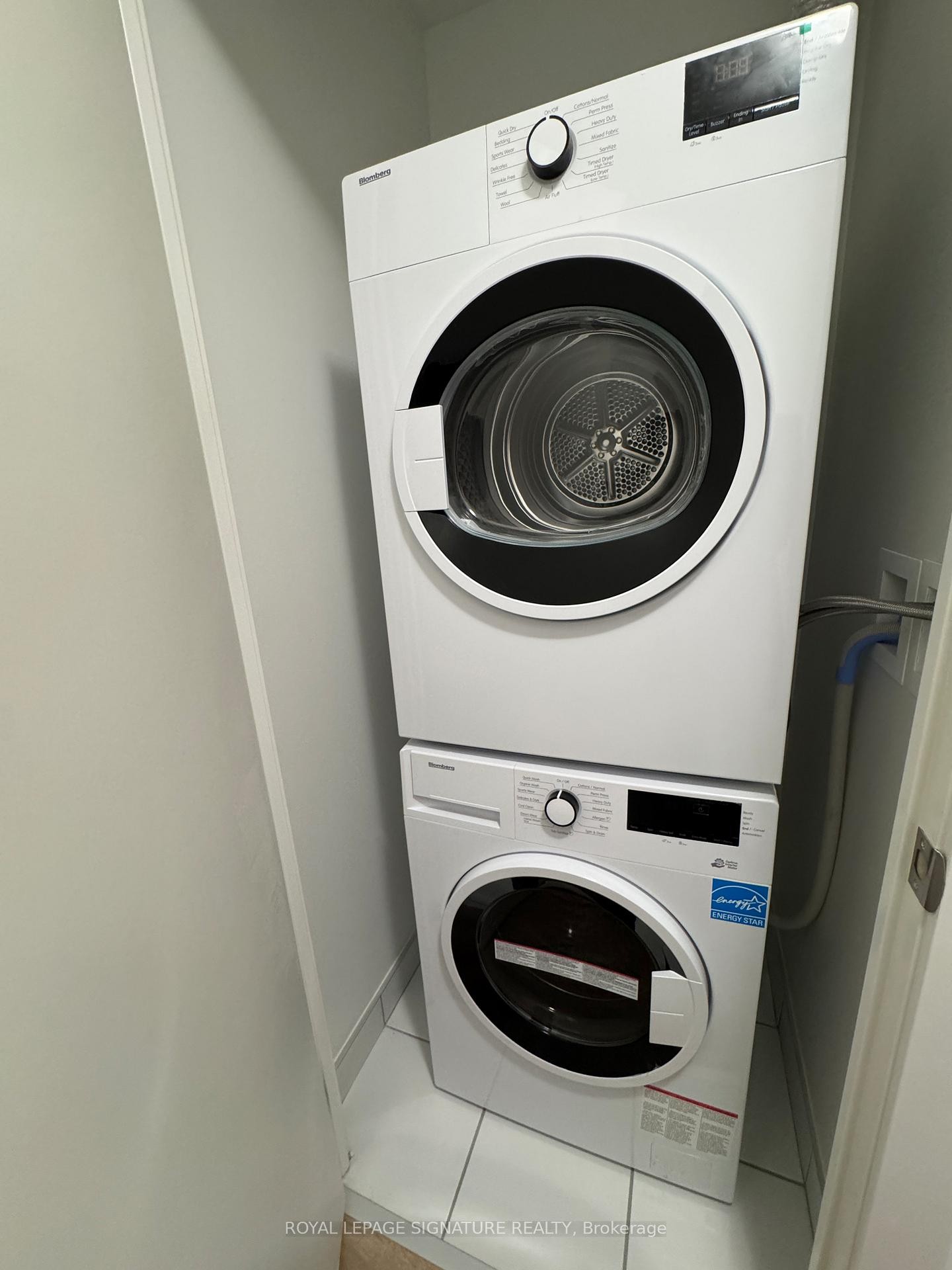 920-1 Quarrington Lane, Toronto, ON - Indoor Photo Showing Laundry Room