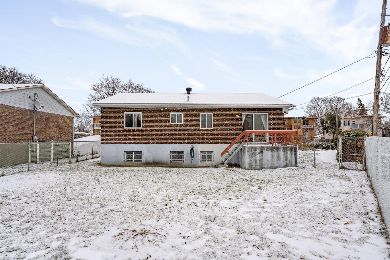 Cour - 101 16E Rue, Laval (Laval-Des-Rapides), QC - Outdoor With Exterior