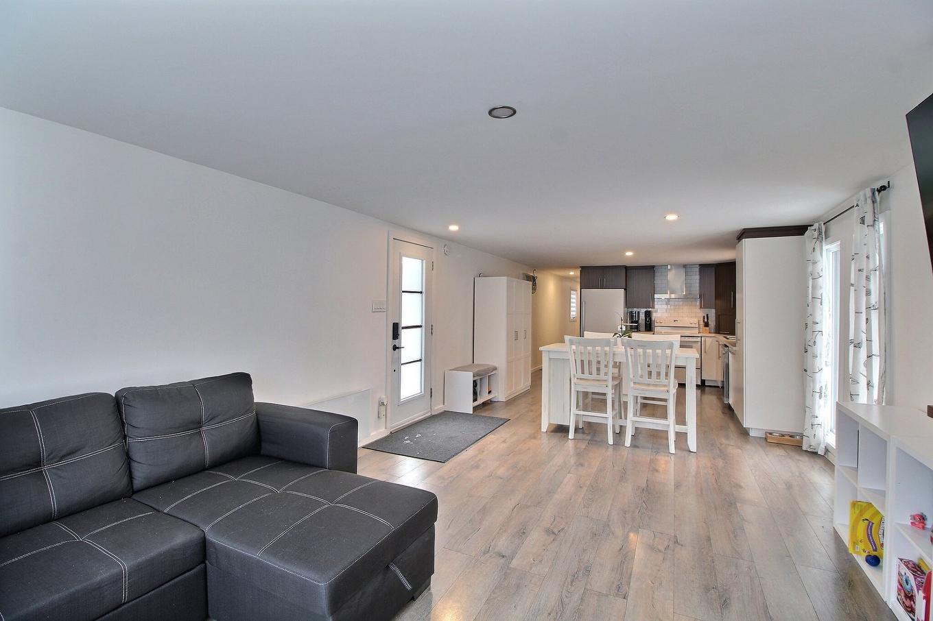 Vue d'ensemble - 1683 Rue Bellevue, Val-D'Or, QC - Indoor Photo Showing Living Room