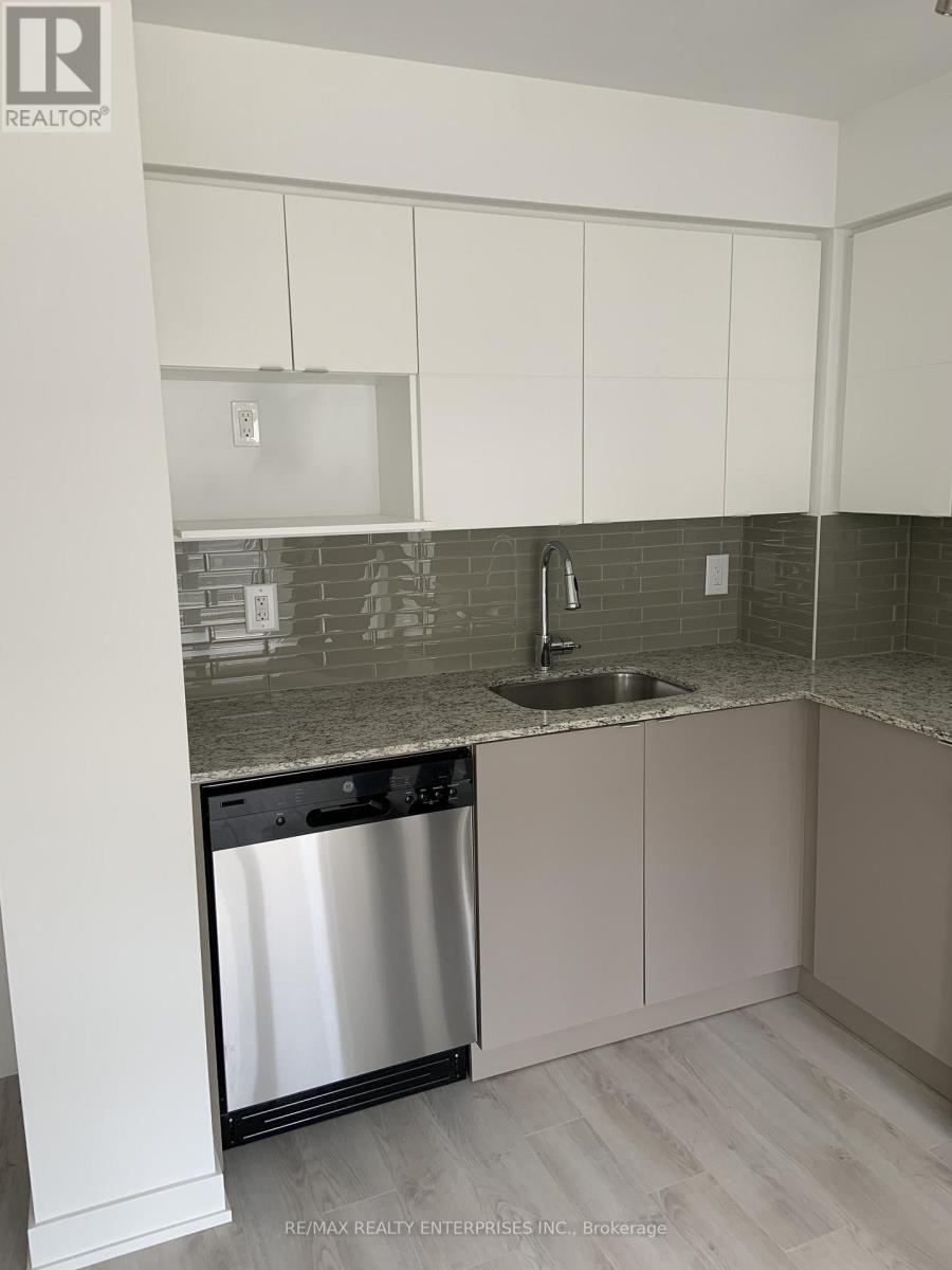 503 - 120 Varna Drive, Toronto, ON - Indoor Photo Showing Kitchen