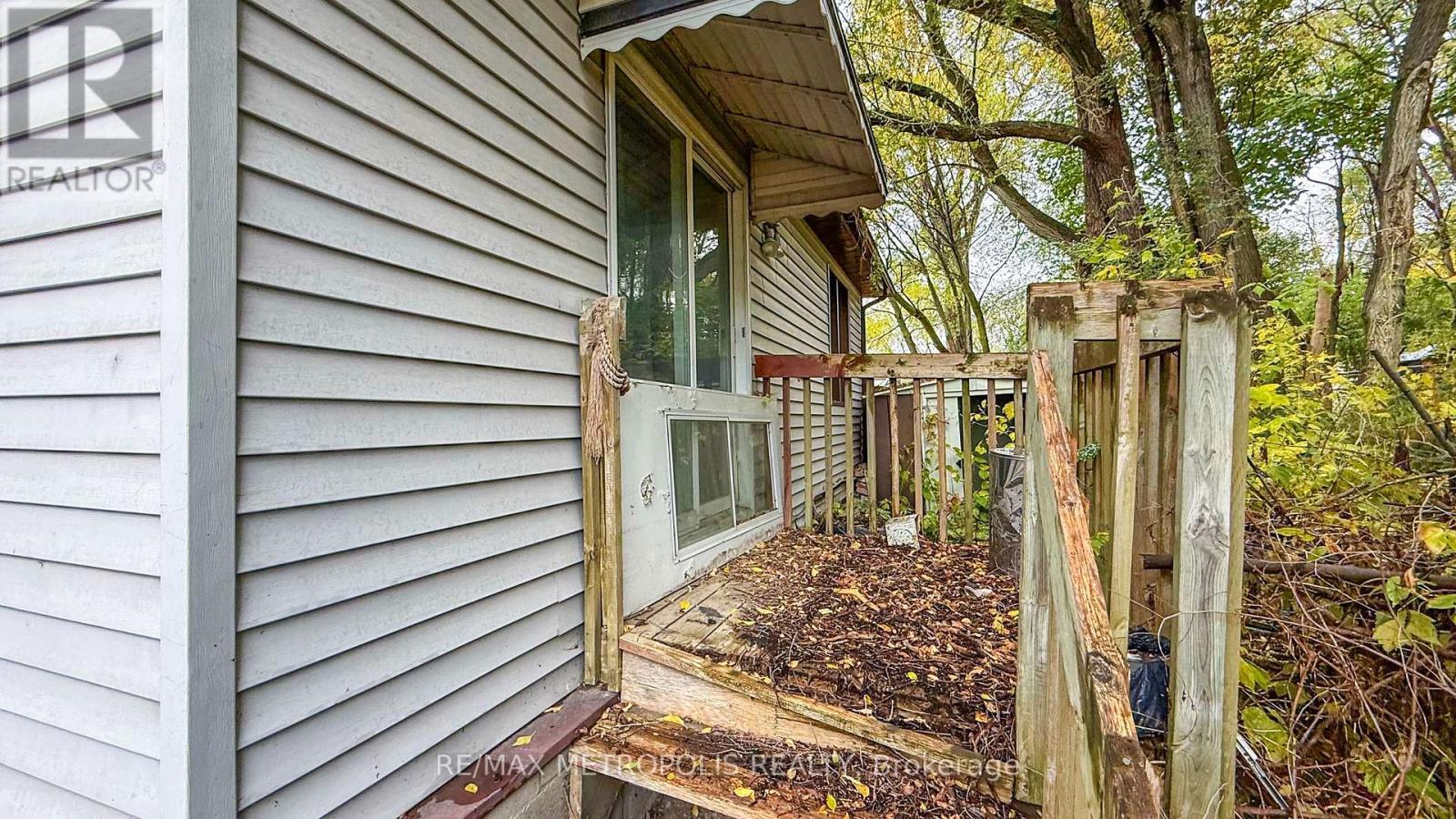 143 Kalmar Avenue, Toronto, ON - Outdoor