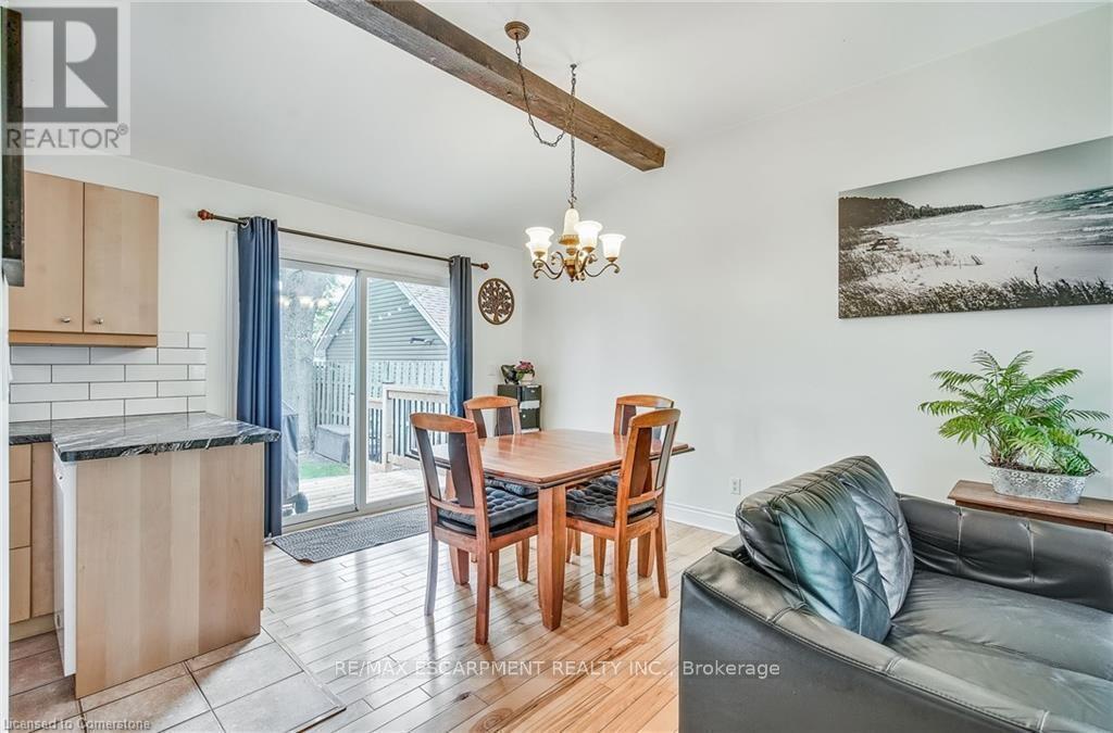 8 Beach Road, Haldimand, ON - Indoor Photo Showing Dining Room