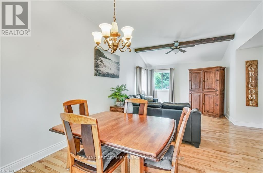 8 Beach Road, Haldimand, ON - Indoor Photo Showing Dining Room