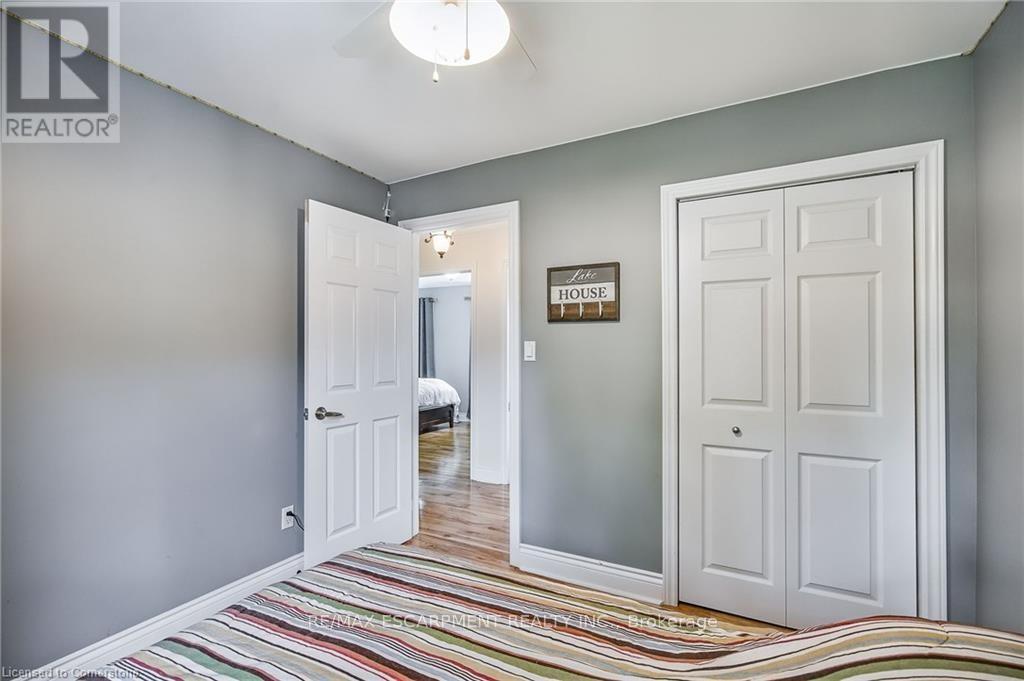 8 Beach Road, Haldimand, ON - Indoor Photo Showing Bedroom