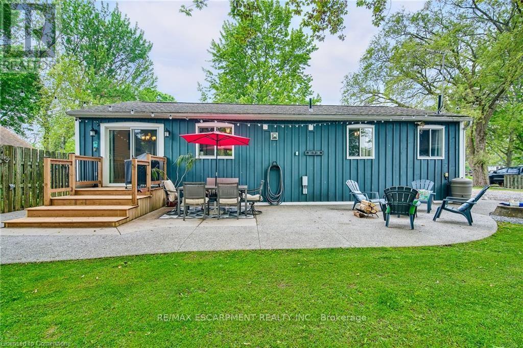8 Beach Road, Haldimand, ON - Outdoor With Deck Patio Veranda