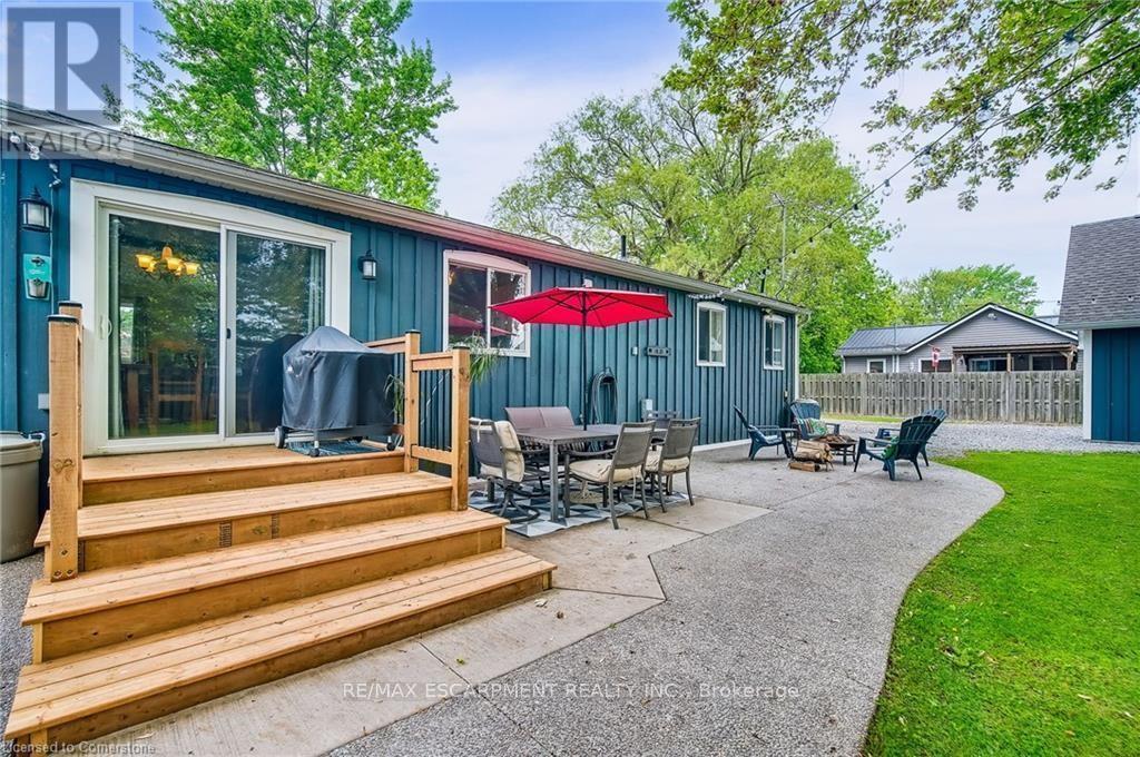 8 Beach Road, Haldimand, ON - Outdoor With Deck Patio Veranda