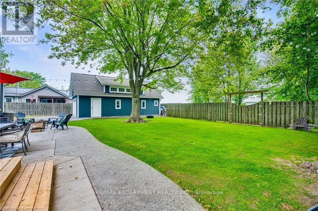 8 Beach Road, Haldimand, ON - Outdoor With Deck Patio Veranda