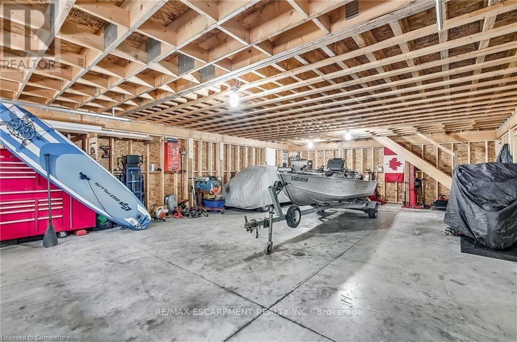 8 Beach Road, Haldimand, ON - Indoor